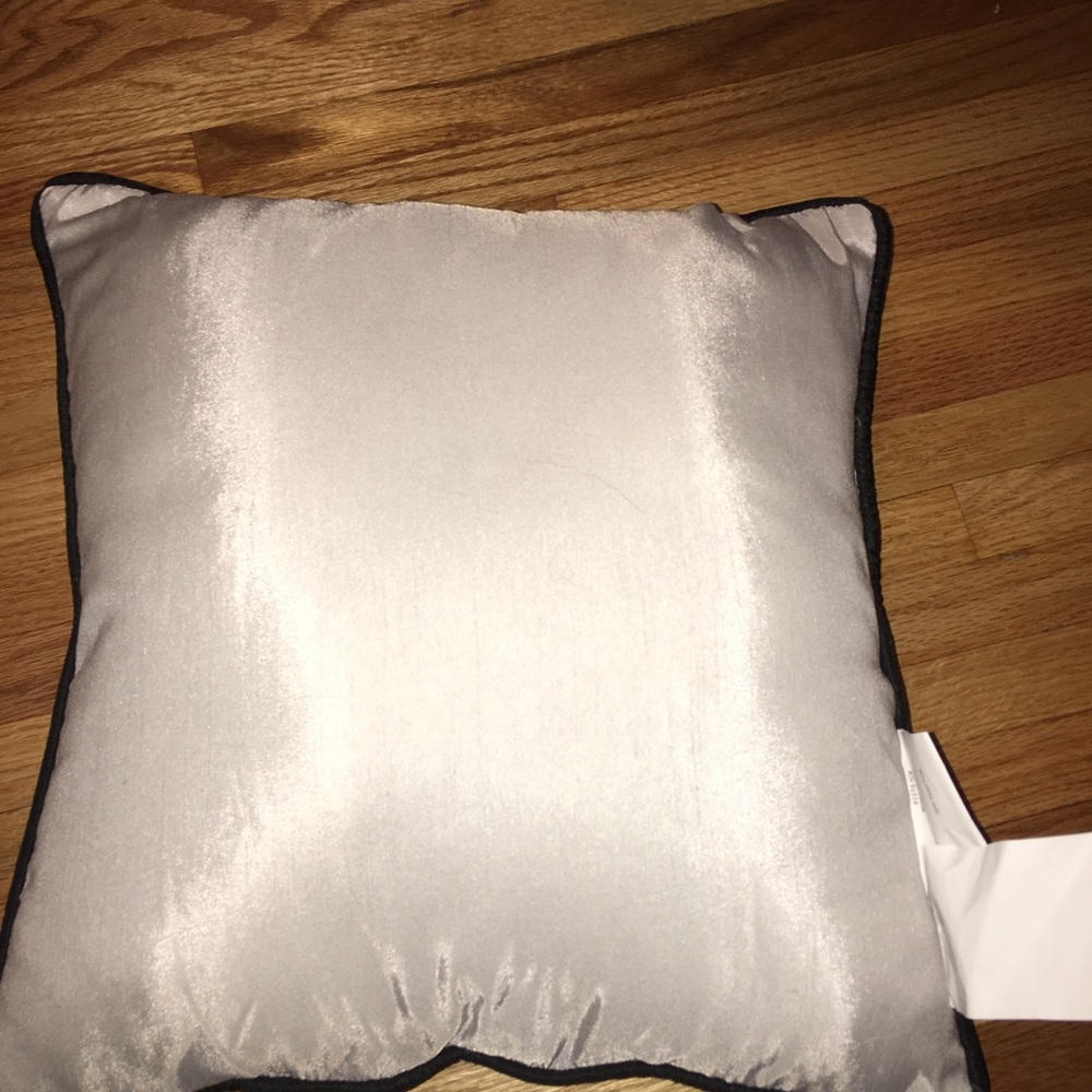Decorative pillows - Picture 5 of 6